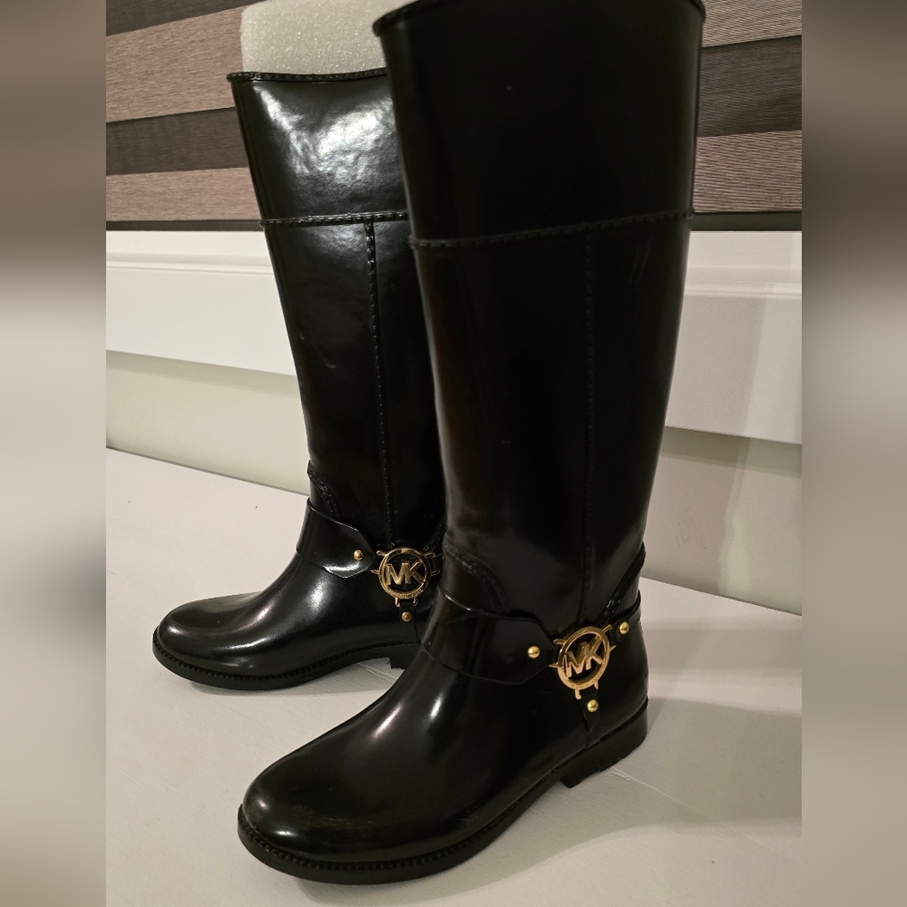 Michael Kors VGUC Black Rubber Rainboots Size 6
